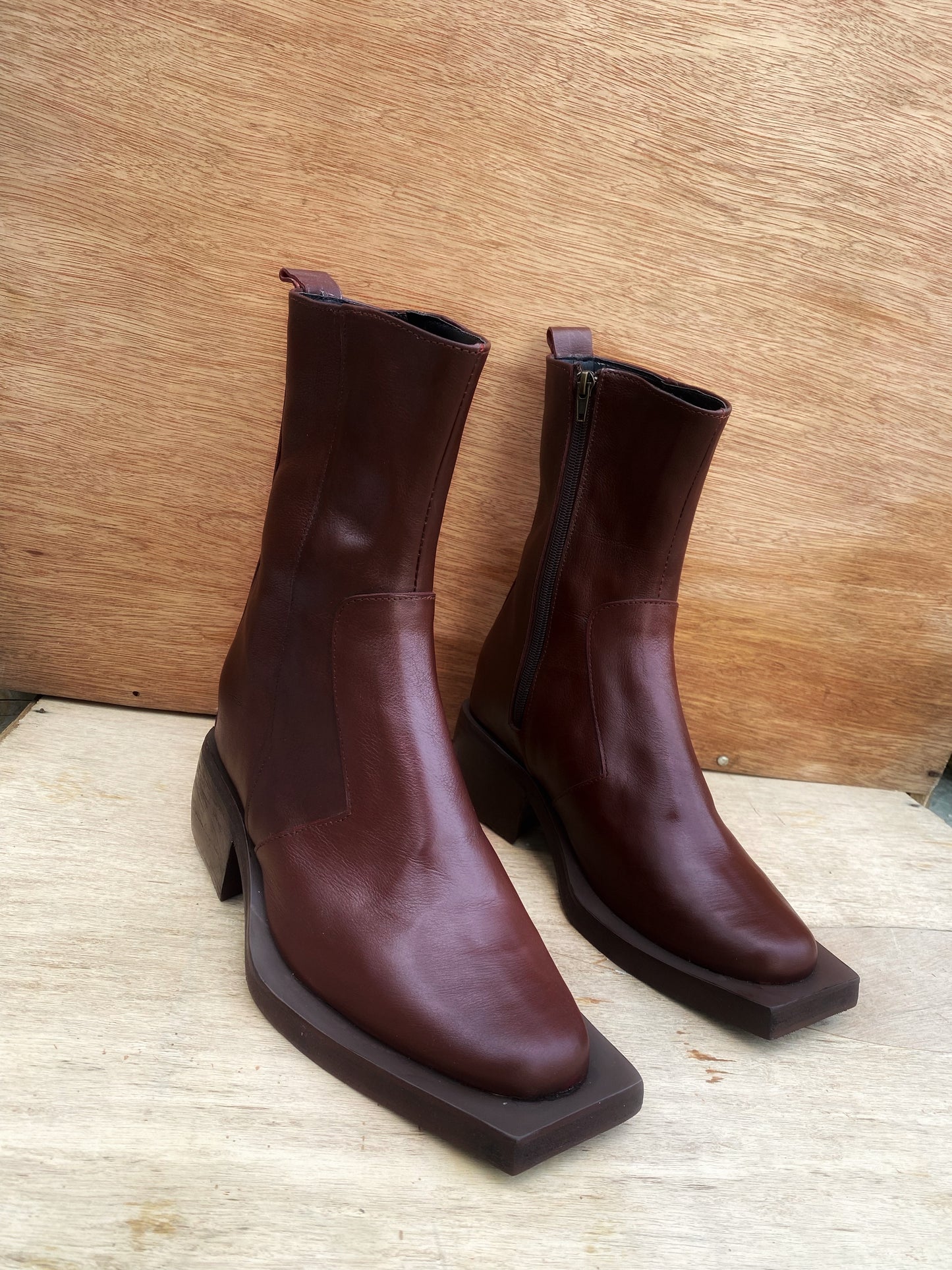 OBSIDIAN BOOTS